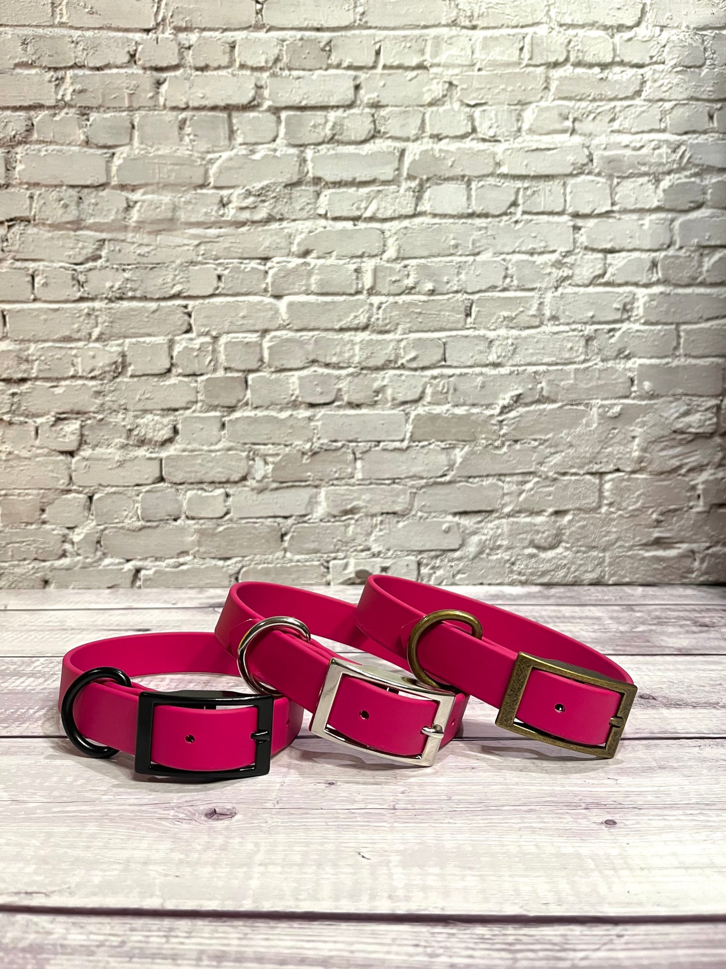 Magenta Classic Collar